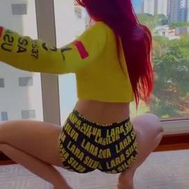 Lara Silva Rebolando