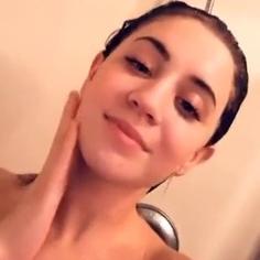 Lizzy Wurst Shower