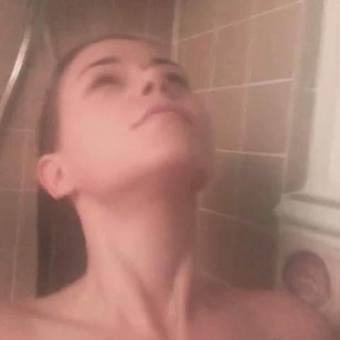 Aedan Rayne Takes A Bath & Shaves
