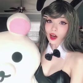 Emiru Sexy Bunny Cosplay