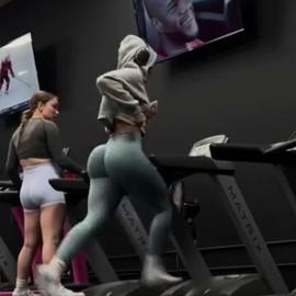 Ass Walking On Treadmill