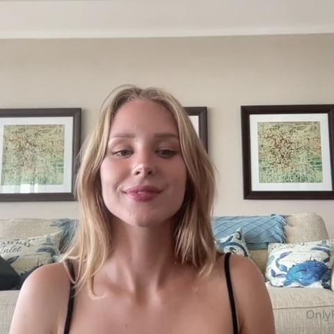 Caroline Zalog Hot Livestream