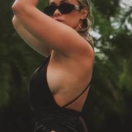 Paige Vanzant Topless Pool Tease Onlyfans Leak