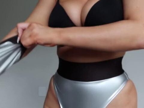 Wettmelons – Costume Try Ons