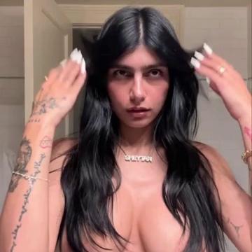 Mia Khalifa Nipples Flash Weird Tits Onlyfans Leak