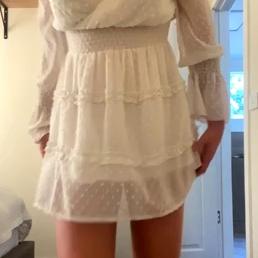 Belle2525 Flashing Her Ass In White Dress
