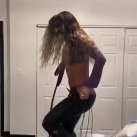 Sommer Ray Pulling Up Pants