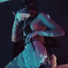 Kyso_Lo Getting Wet