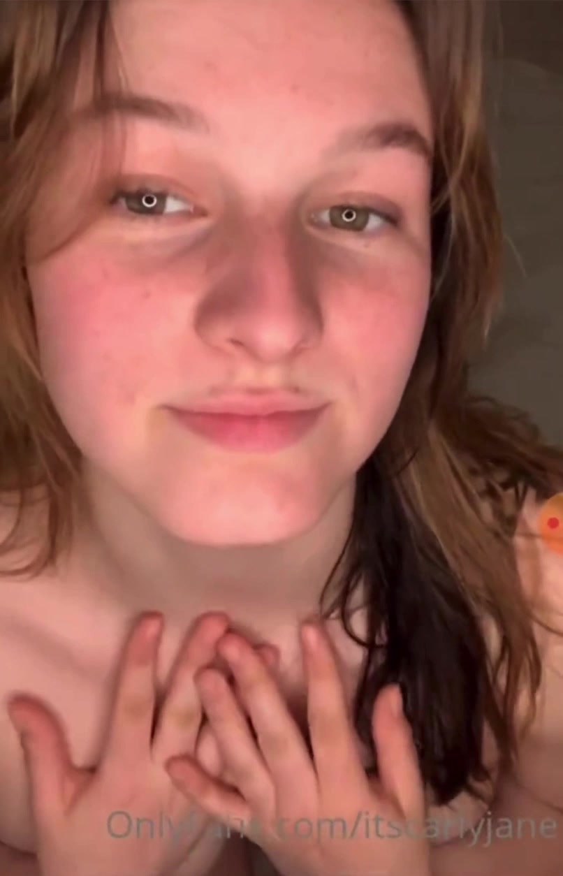 Itscarlyjane Onlyfans Video – So Fucking lewd with her body !!!